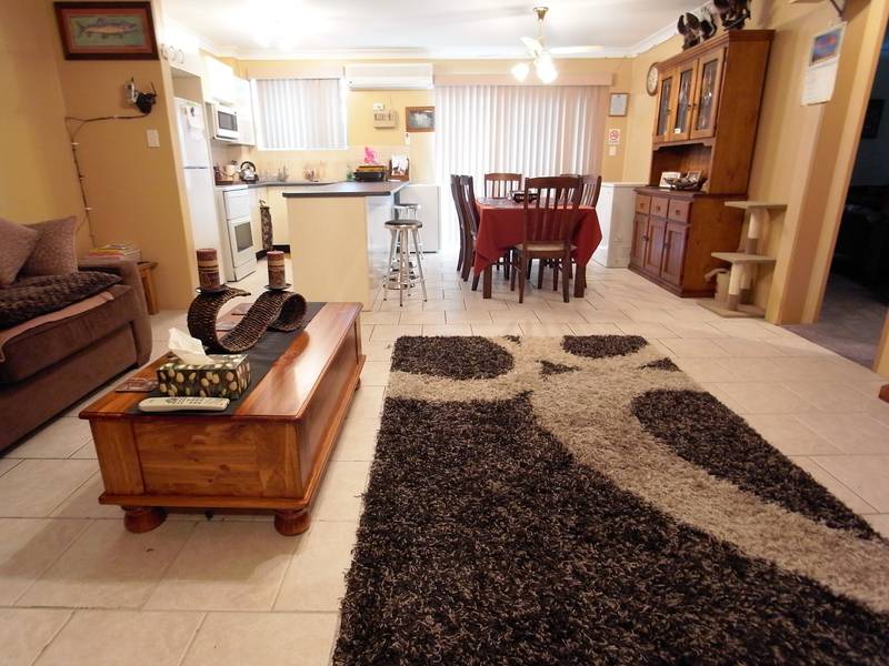 WALK TO STATION Picture 1