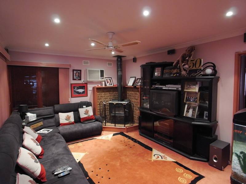 FAMILY HOME ON THE PARK Picture 3