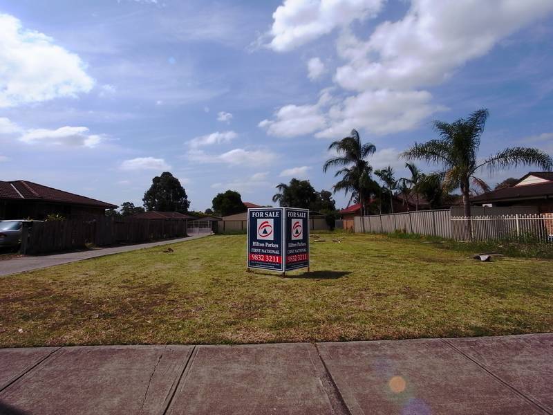 LAND
IN GREAT LOCATION Picture 1