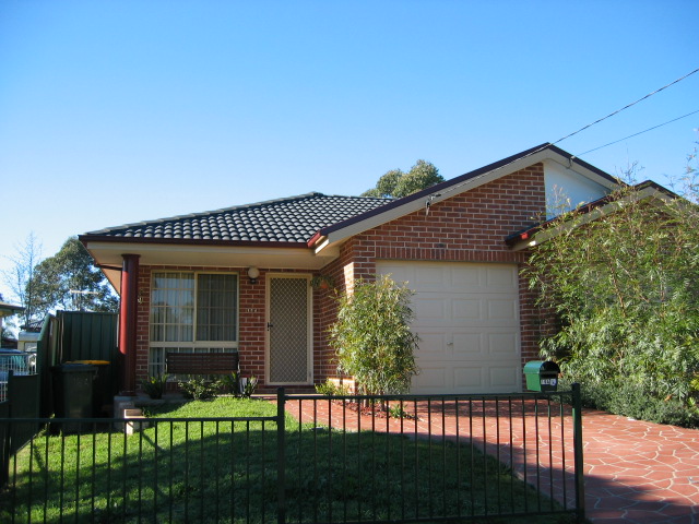 NEAT & TIDY HOME Picture 1