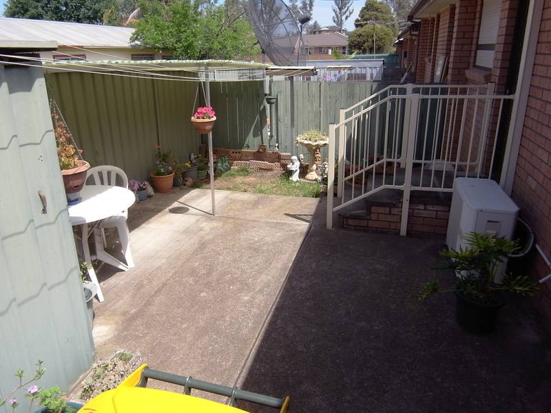 GREAT 2 BEDROOM VILLA Picture 3