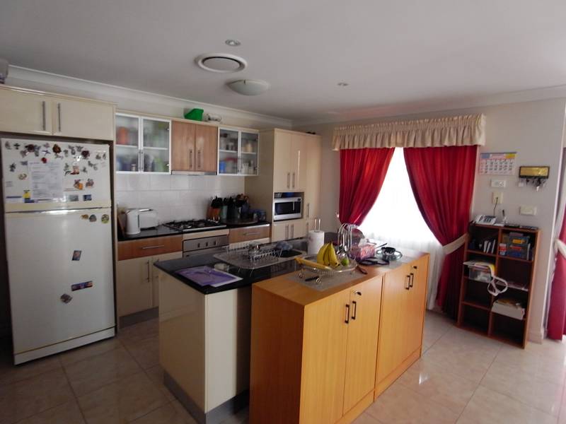 IN THE PARKWOOD ESTATE Picture 2