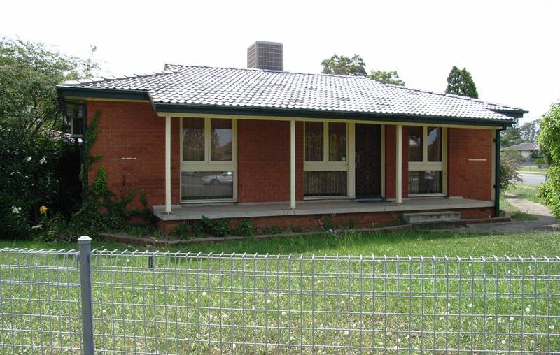 LOCATION! LOCATION! Picture 1