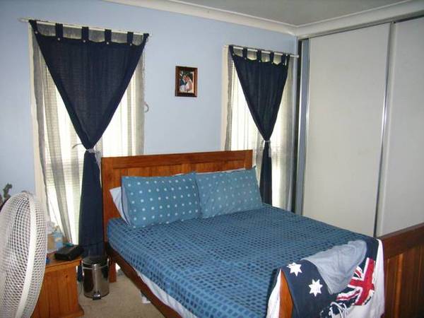 Room for the kids to run around Picture 3
