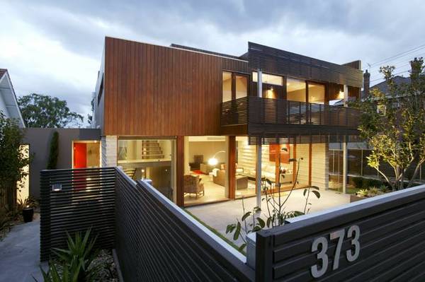 STUNNING CONTEMPORARY PARADISE! Picture 1