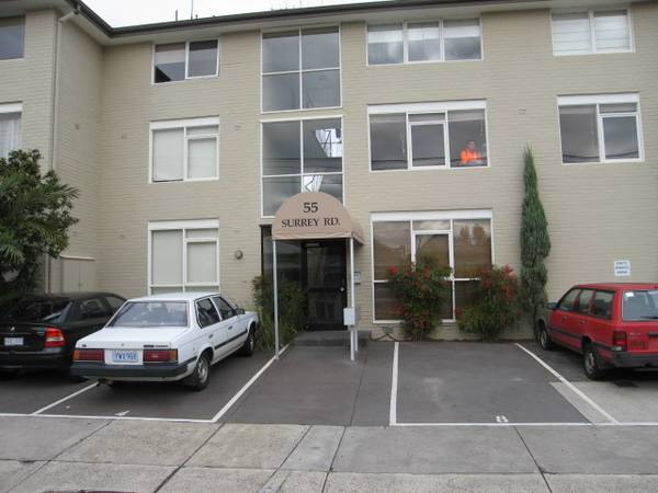 RARE GROUND FLOOR 1 BEDROOM WITH HUGE COURTYARD! Picture 1