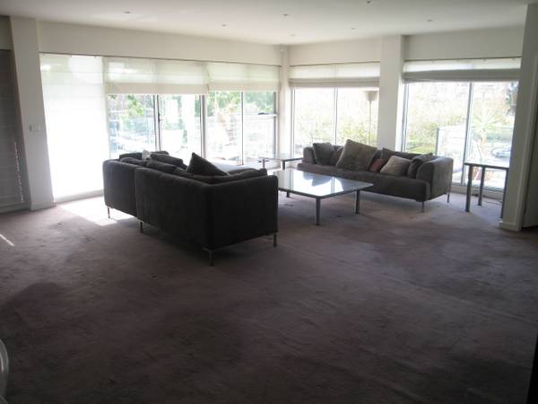 RELAX OVER ROCKLEY! Picture 2