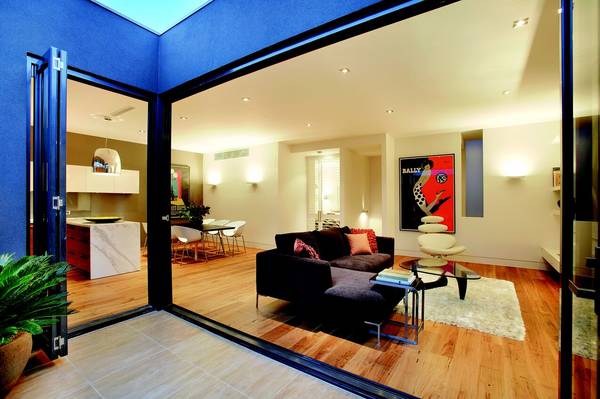 Blue Chip Royal Botanic Garden Precinct - Cutting Edge Design Brand New Two Bedroom Plus Study Residence Picture 3