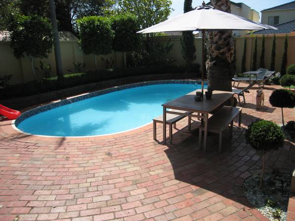 SUPREME EXECUTIVE FAMILY HOME! Picture 1