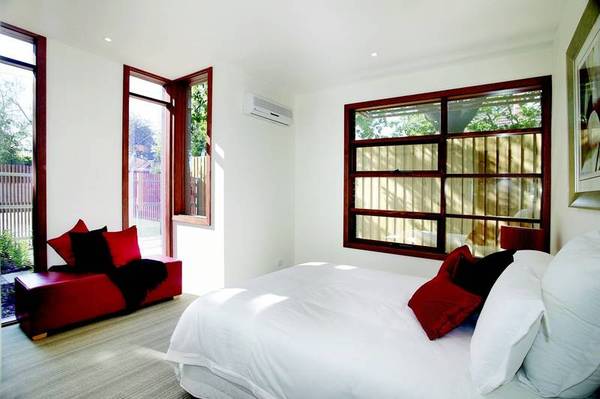 BRAND NEW EXECUTIVE TOWN RESIDENCE! Picture