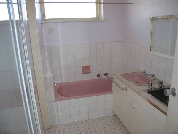 CLOSE TO EVERYTHING! Picture 2