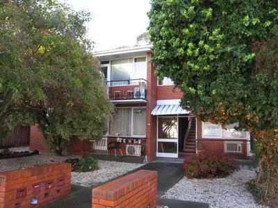 CLOSE TO EVERYTHING! Picture CLOSE TO EVERYTHING! Picture