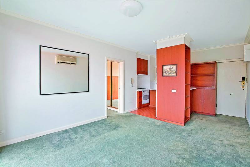 RESORT STYLE LIVING! Picture 2