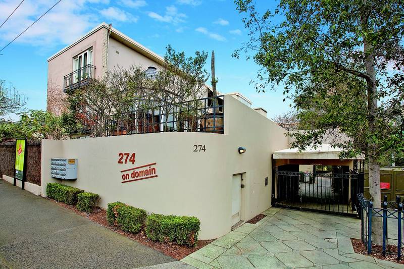 RESORT STYLE LIVING! Picture 1