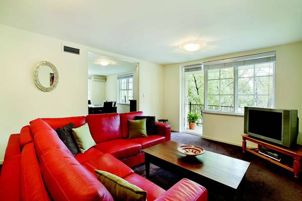 BLUE CHIP LOCATION OPPOSITE FAWKNER PARK! Picture BLUE CHIP LOCATION OPPOSITE FAWKNER PARK! Picture