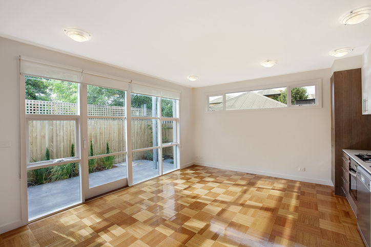 BOUTIQUE STYLE APARTMENT! Picture 2