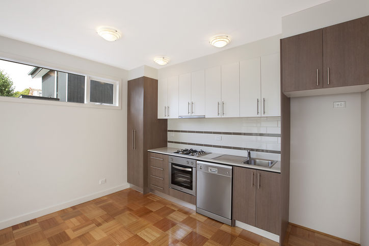 BOUTIQUE STYLE APARTMENT! Picture 3