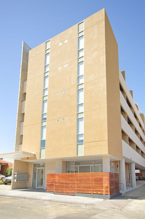 FULLY FURNISHED STUDENT APARTMENTS!!! Picture 1