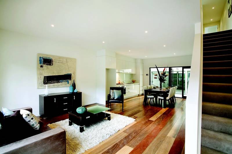 BRAND NEW TWO LEVEL EXECUTIVE RESIDENCE! Picture 2