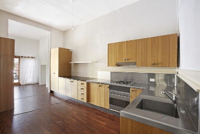 TIDY HOUSE IN THE HEART OF SOUTH YARRA! Picture