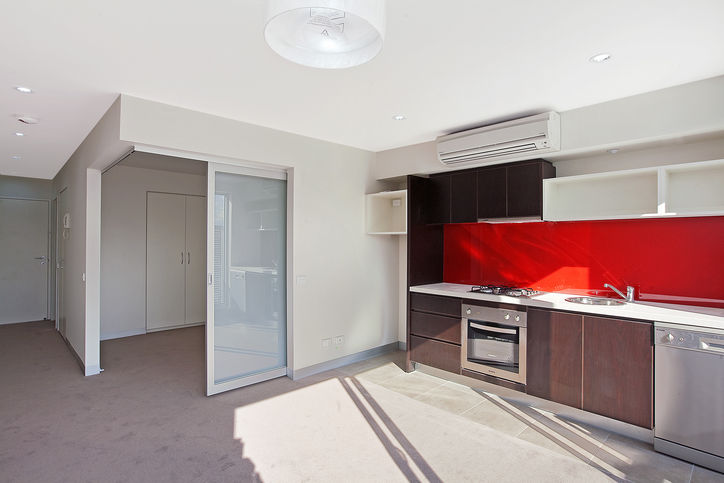 BRAND NEW DESIGNER APARTMENTS IN THE HEART OF BUSTLING ST KILDA! Picture 2