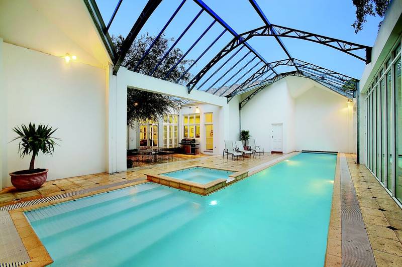 Stunning 6 Bedroom Victorian Home Picture 3