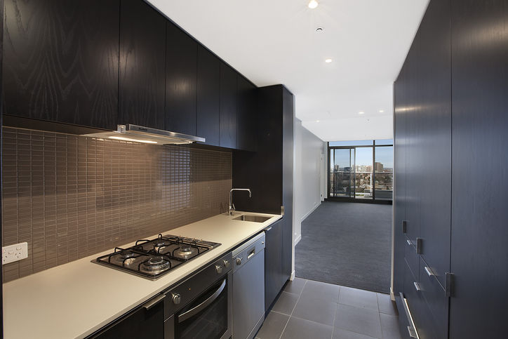 BRAND NEW APARTMENT WITH SWEEPING CITY VIEWS! Picture 3