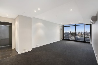 BRAND NEW APARTMENT WITH SWEEPING CITY VIEWS! Picture