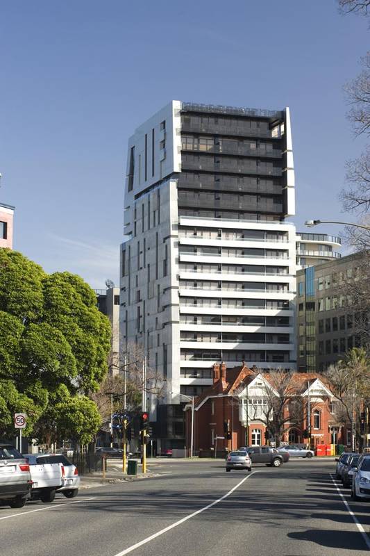 Stunning Brand New 2 Bedroom + Study Apartment Picture 2