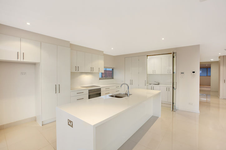 SPECTACULAR BRAND NEW PENTHOUSE APARTMENT! Picture SPECTACULAR BRAND NEW PENTHOUSE APARTMENT! Picture