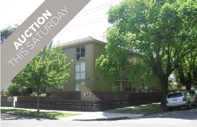 Stunning Ground Floor North Facing 2 Bedroom Apartment with Courtyard Picture