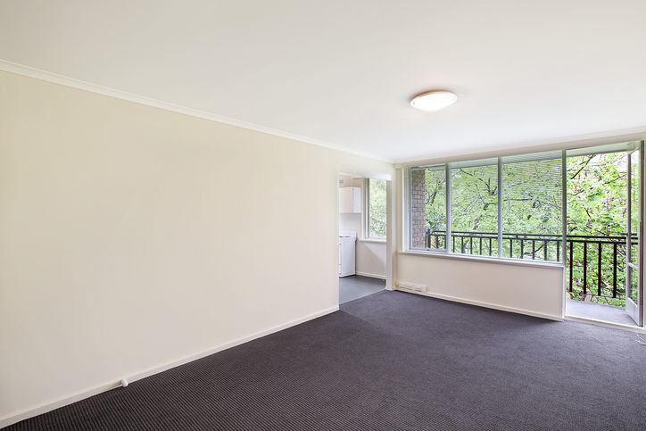 REMARKABLY RENOVATED! Picture 3