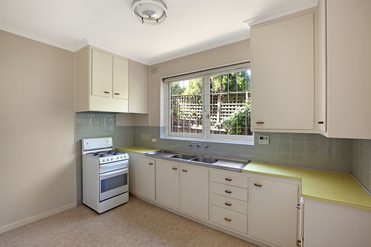 EASY LIVING! Picture 3