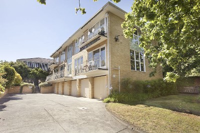 EASY LIVING! Picture