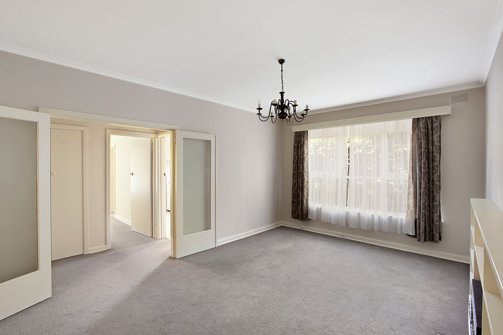 EASY LIVING! Picture 2