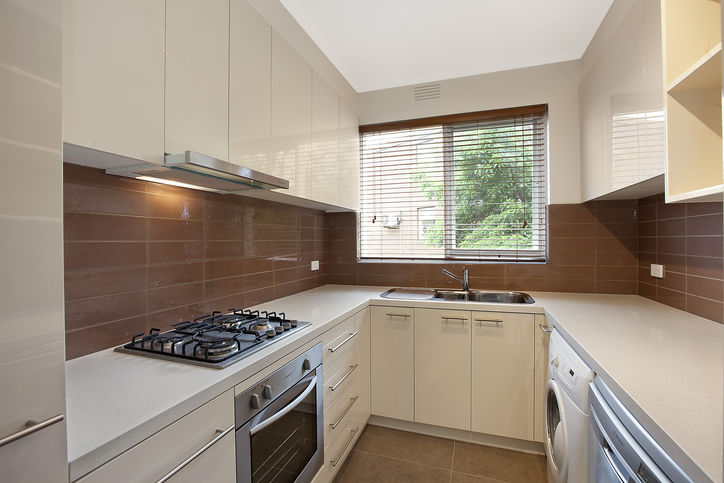 FULLY RENOVATED 1 BEDROOM! Picture 2