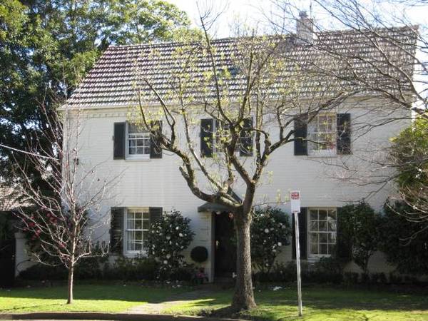 GORGEOUS FAMILY HOME! Picture 1