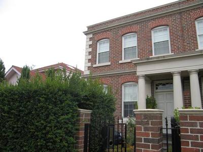 LAP OF LUXURY! Picture