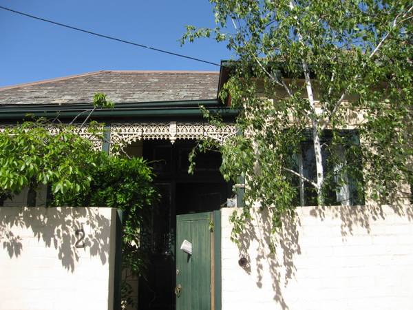 CENTRAL SOUTH YARRA HOME! Picture 1