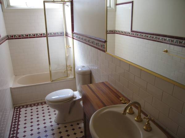 CENTRAL SOUTH YARRA HOME! Picture 3