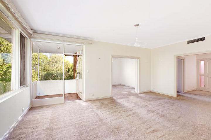 TREE LINED PEACE AND QUIET! Picture 2