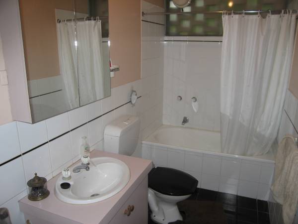 A STROLL ON THE RIVER BANKS OR A WALK IN THE PARK! Picture 3