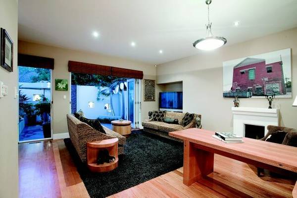 Classic Art Deco Home with Brilliant North Facing Rear Picture 2
