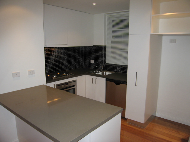 BRIGHT AND SPARKLING! Picture 2