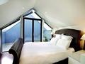 ULTRA MODERN TWO LEVEL APARTMENT! Picture