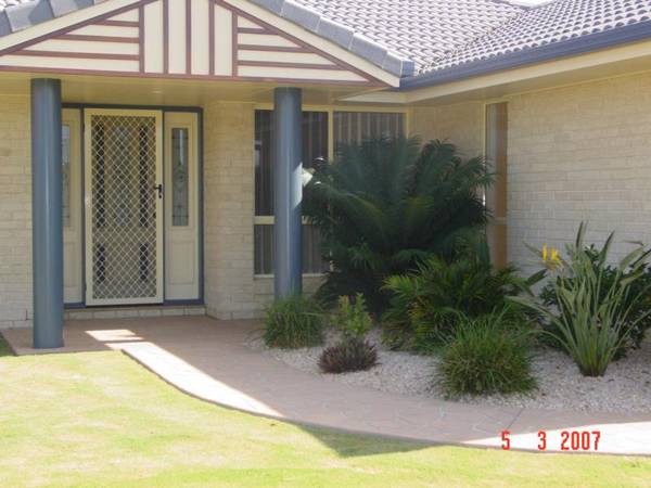 Executive Modern House Picture 2