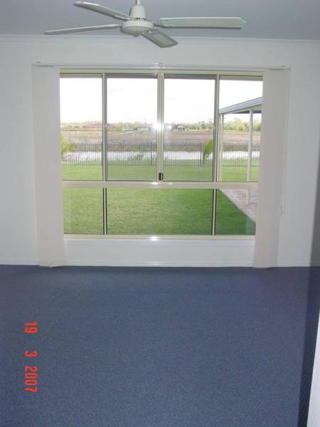 Executive Modern House Picture 3