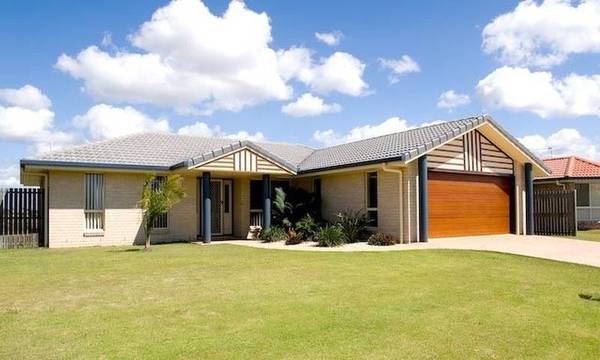 Executive Modern House Picture 1