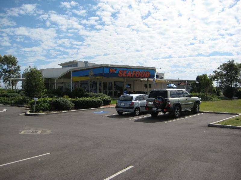Warehouse / Admin / Reception on Main Road into Hervey Bay Picture 1