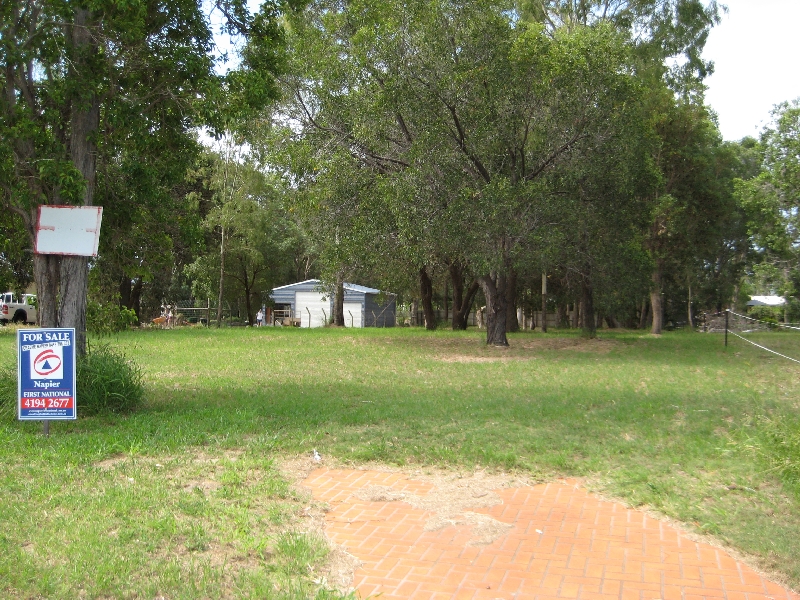 DUNDOWRAN BEACH ESTATE Picture 2